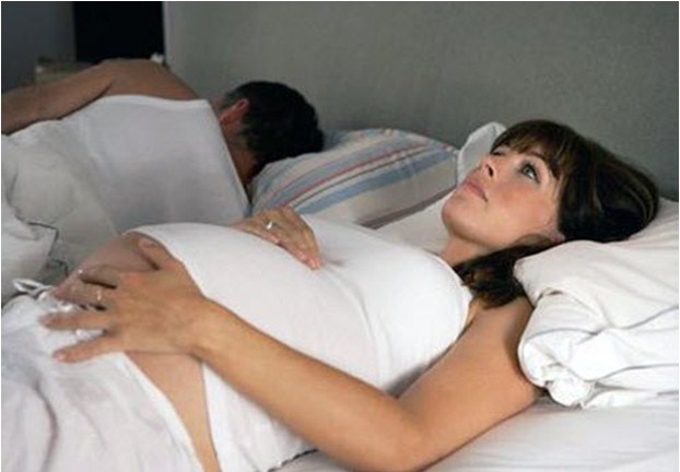 Спящий муж и не спящая беременная